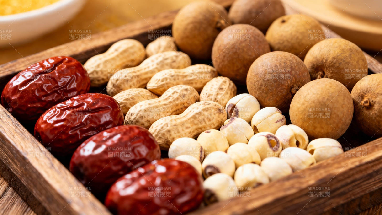 养生四宝 枣花生桂圆莲子图片