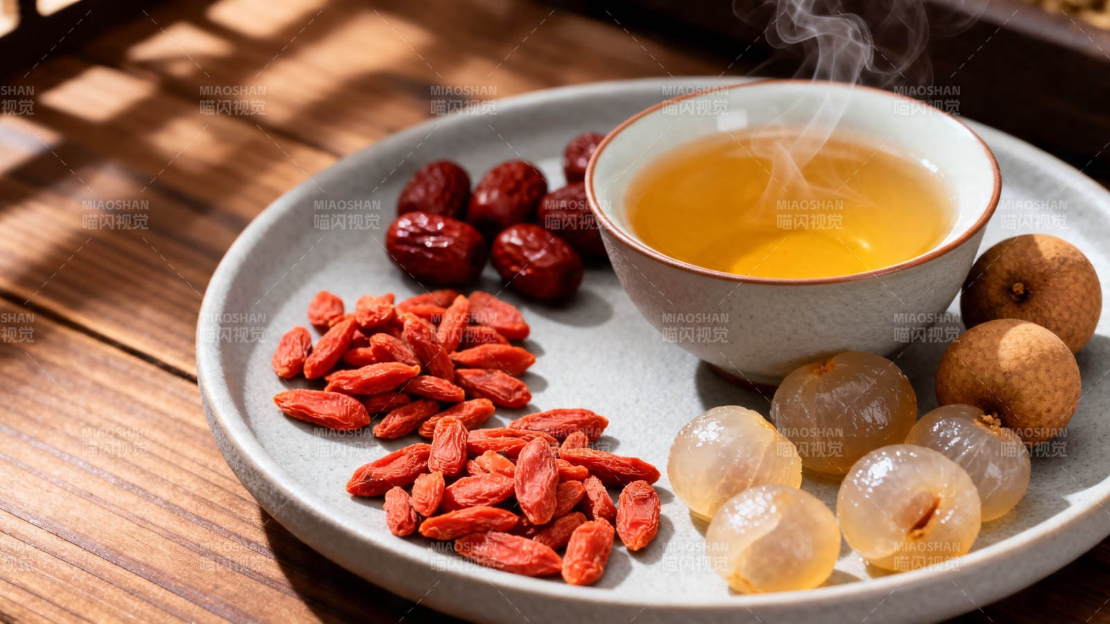 养生茶配红枣枸杞桂圆图片
