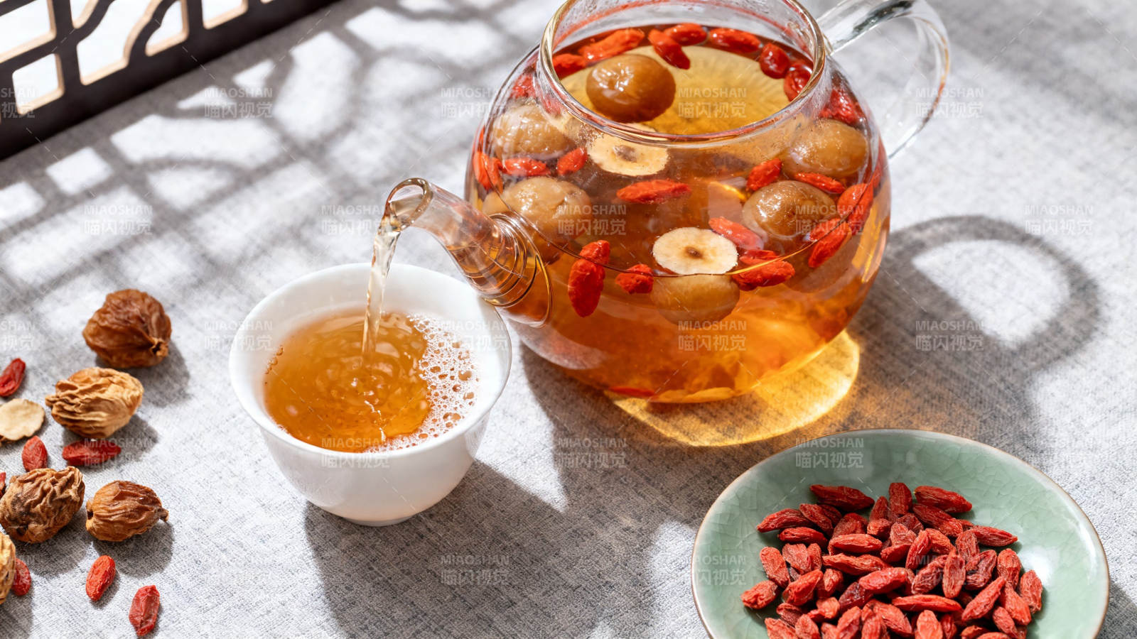 养生茶 枸杞红枣桂圆汤图片