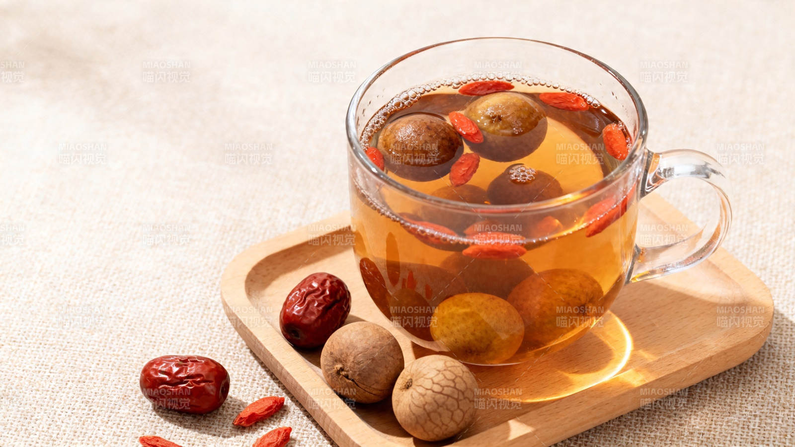 红枣桂圆枸杞养生茶图片