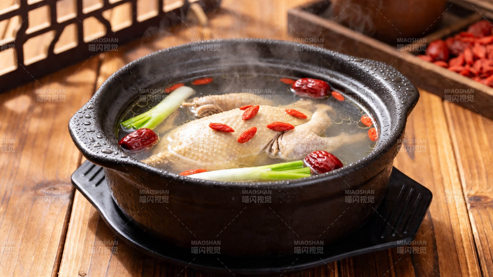 枸杞炖鸡 养生暖胃佳品图片