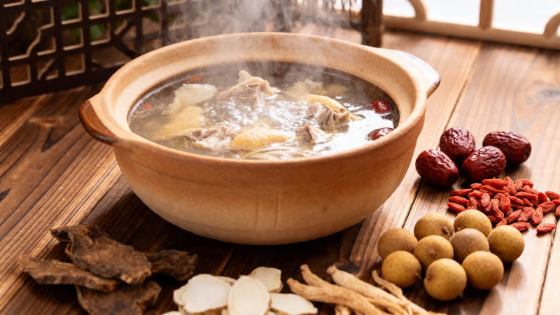 养生药膳汤 滋补暖身心图片