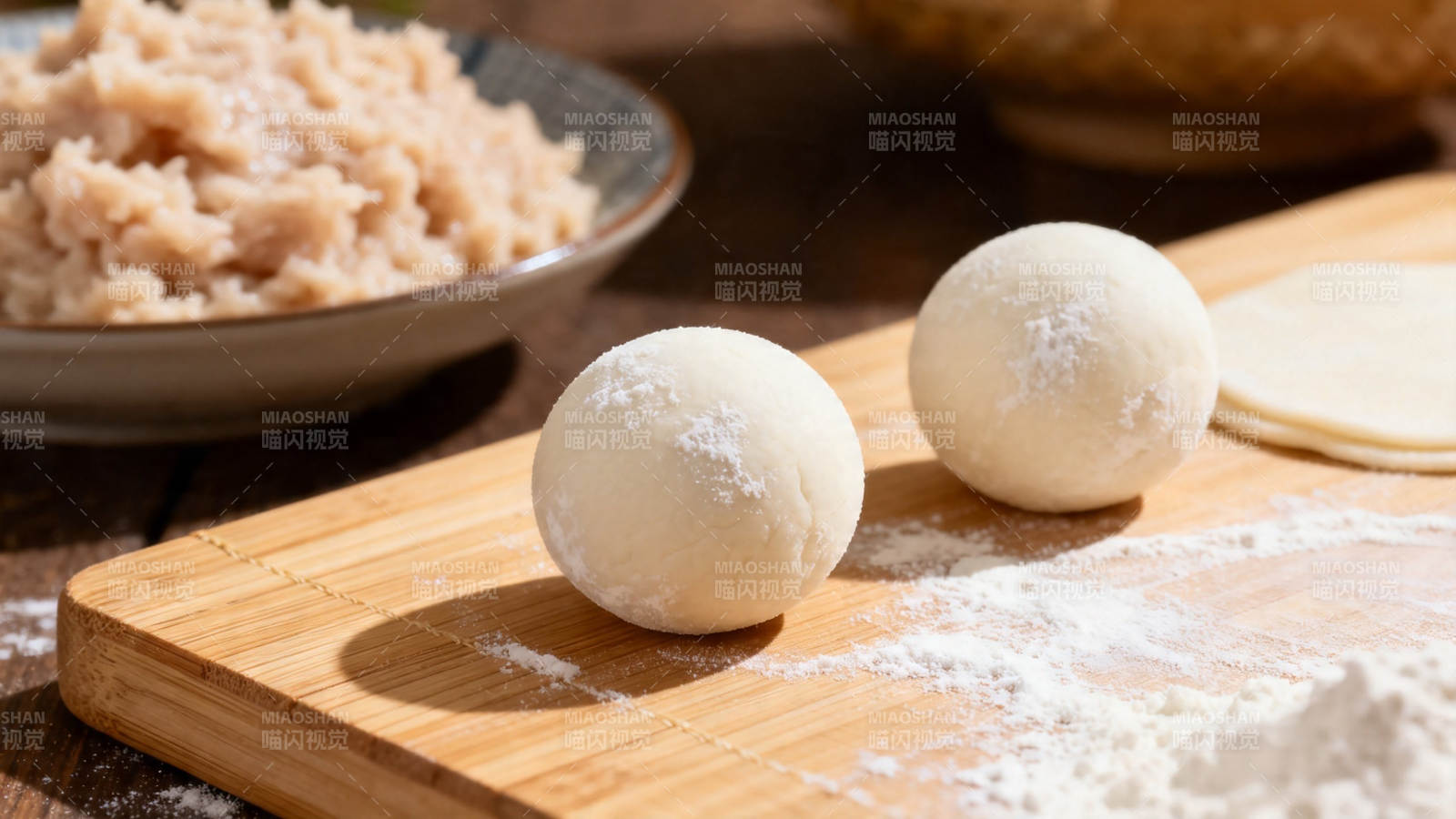 面团揉圆待包馅图片