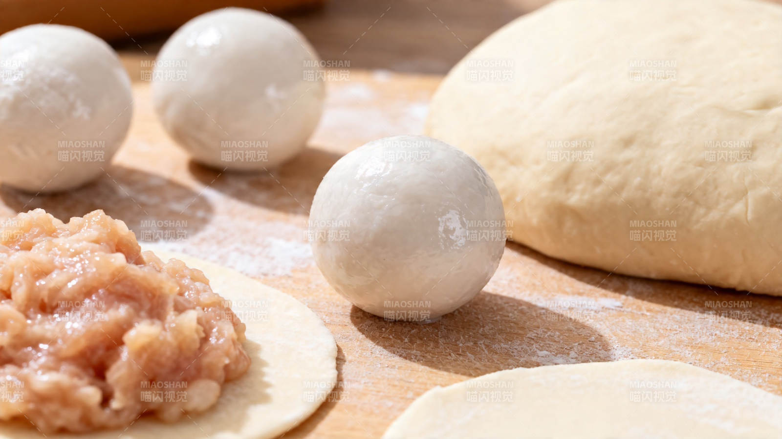 包饺子的准备过程图片