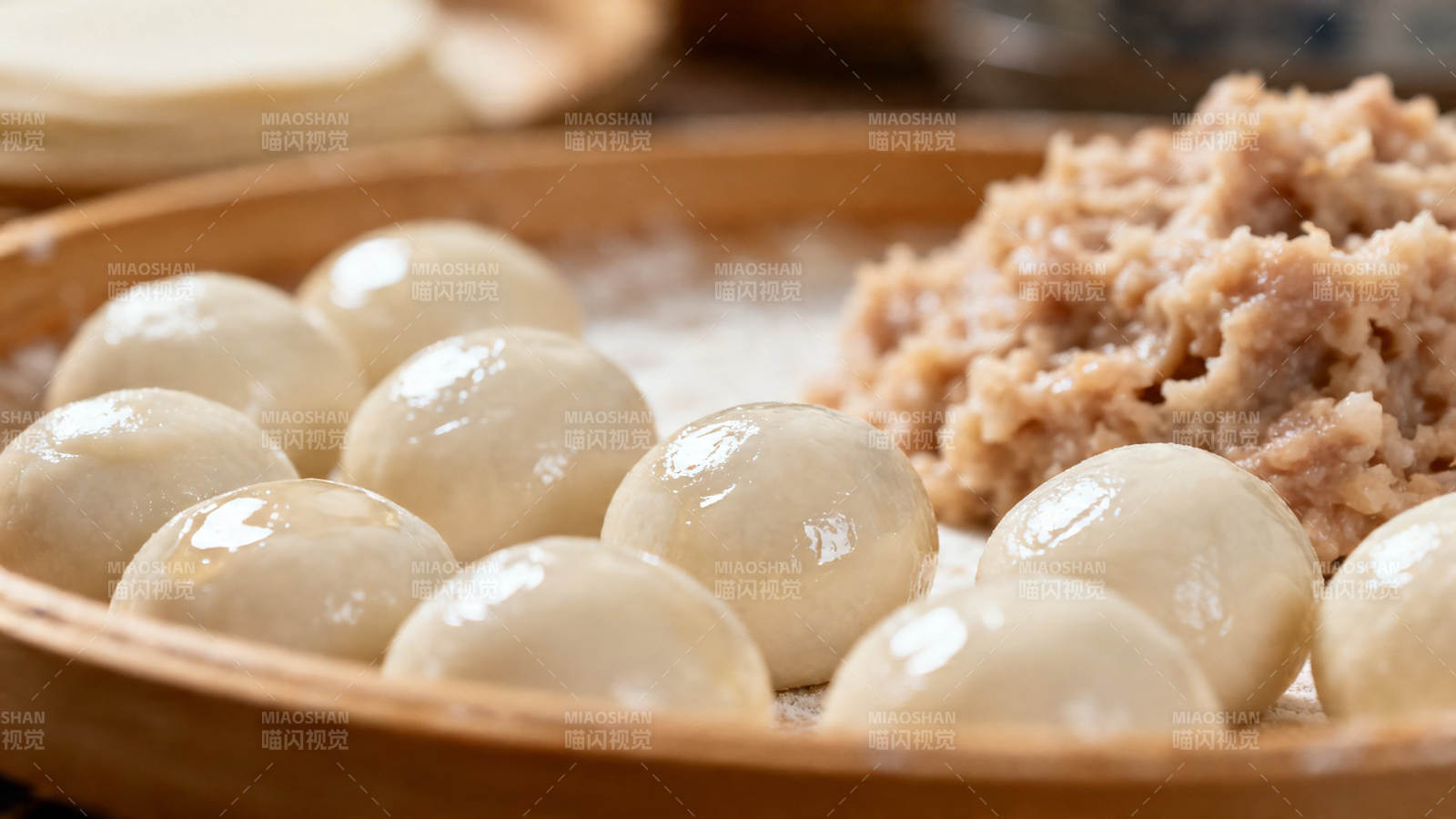 汤圆配肉馅 传统美味图片