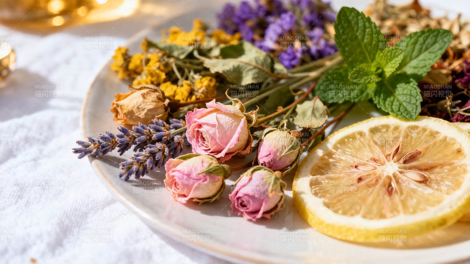 干花柠檬薄荷静物图图片