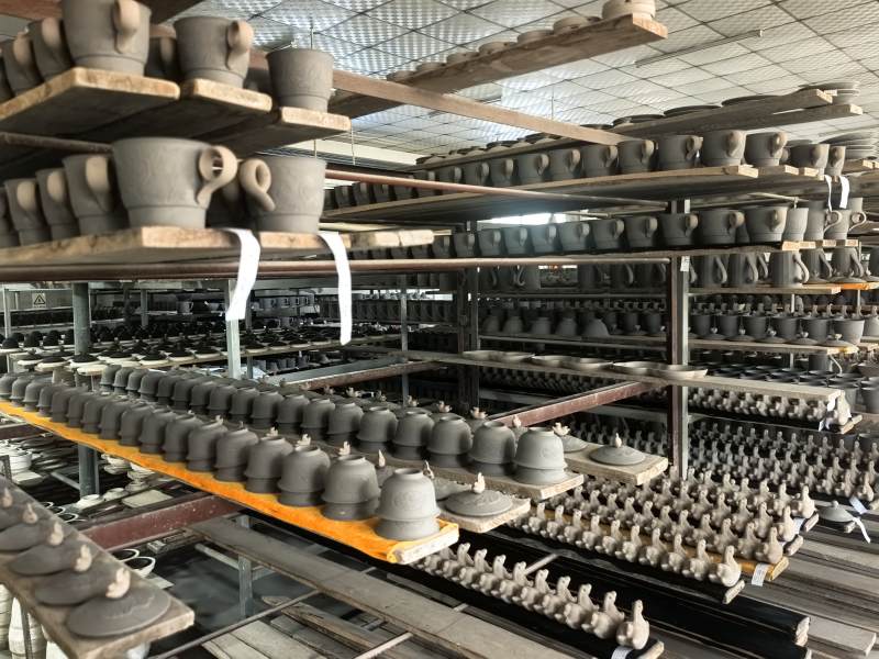 陶瓷工厂货架陈列图图片