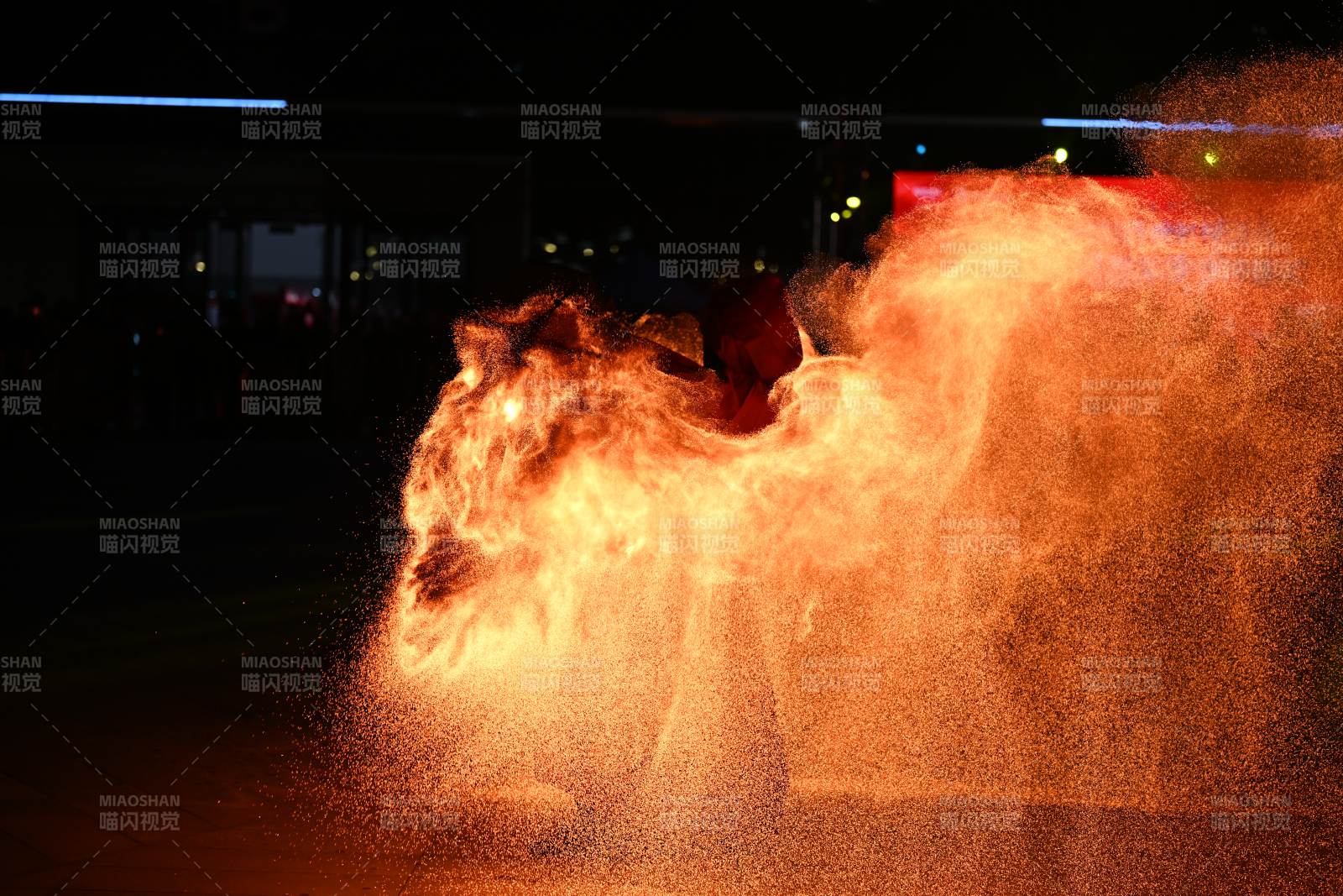 火舞飞扬 夜燃激情图片