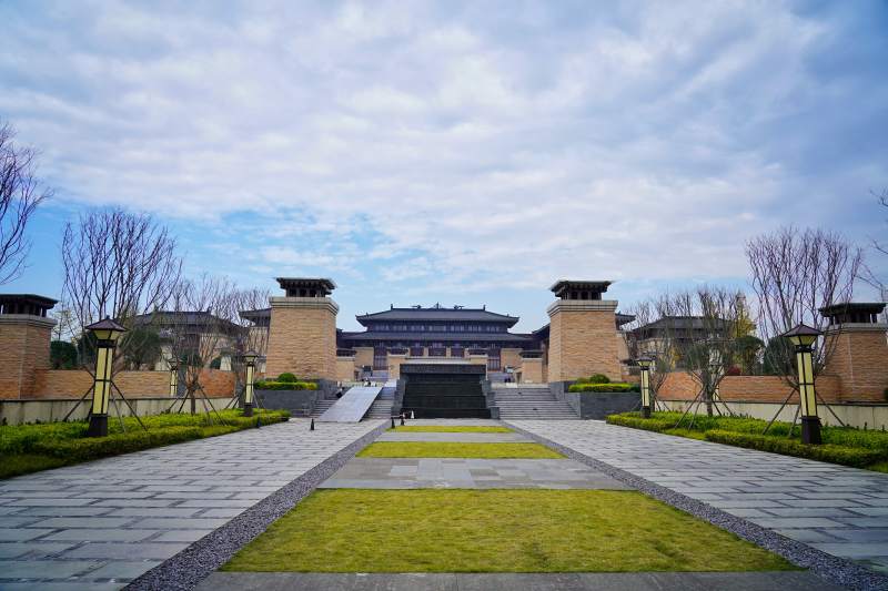 古风建筑群 中轴对称布局图片