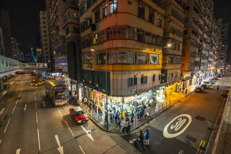 香港夜景街角繁华灯火图片