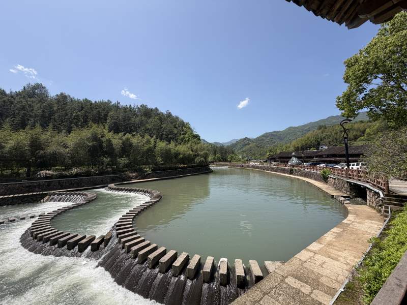 山水环绕 曲水流觞景如画图片