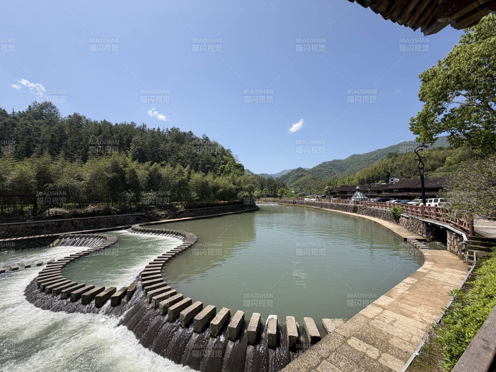山水环绕 曲水流觞景如画图片