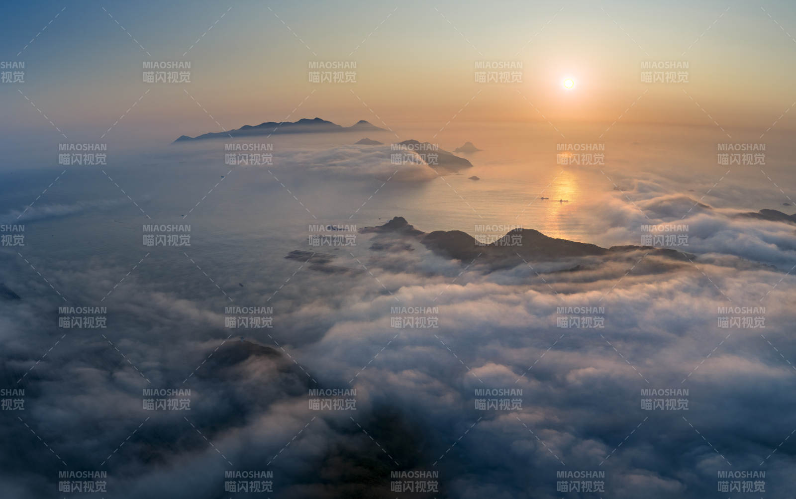 云海日出 山峦隐现图片