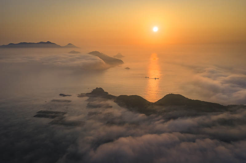 云海日出 山峦隐现图片
