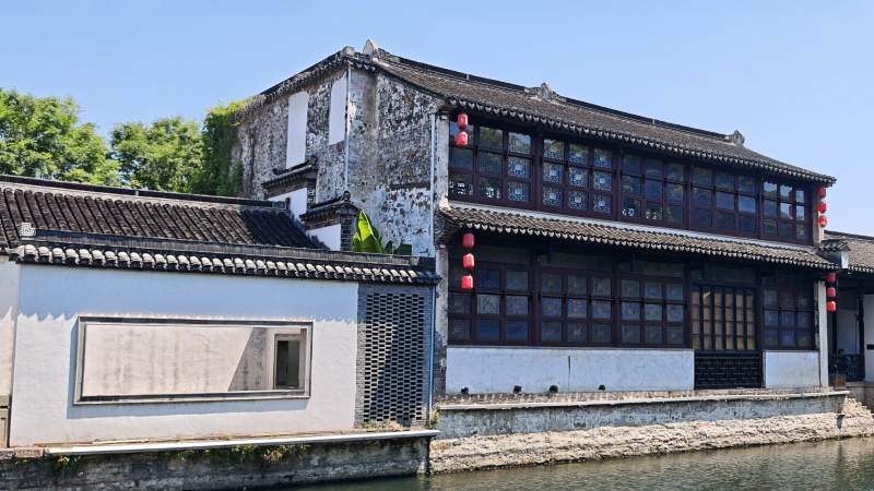江南水乡古建筑临河而立，常州东下塘河边图片