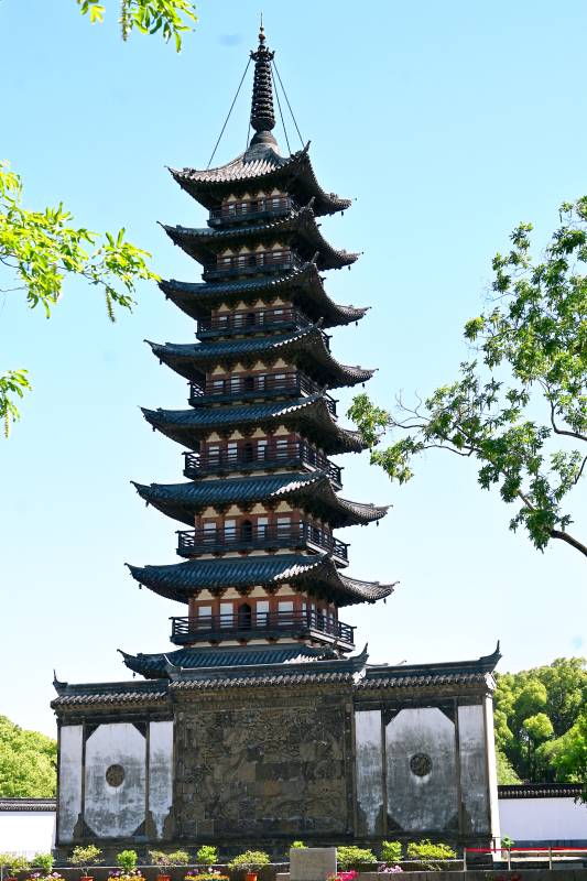 上海松江区方塔园里的古塔图片