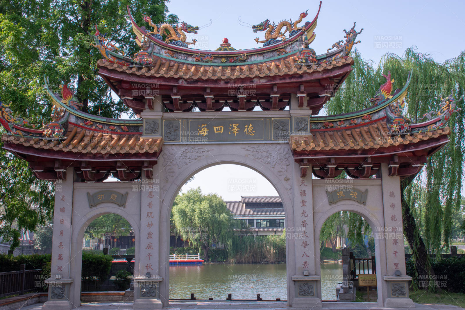 台儿庄古城牌坊入口图片