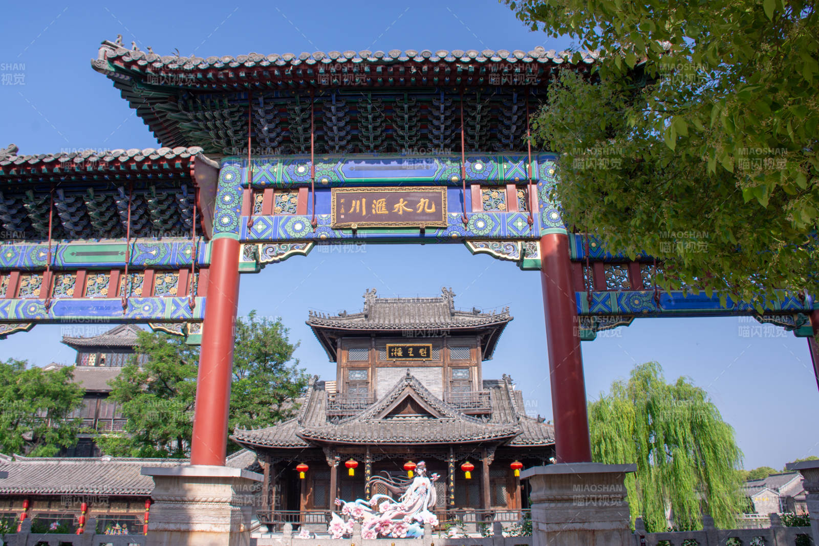 台儿庄古城九水汇流古牌坊图片
