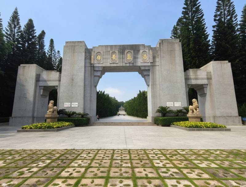黄花岗七十二烈士墓园图片