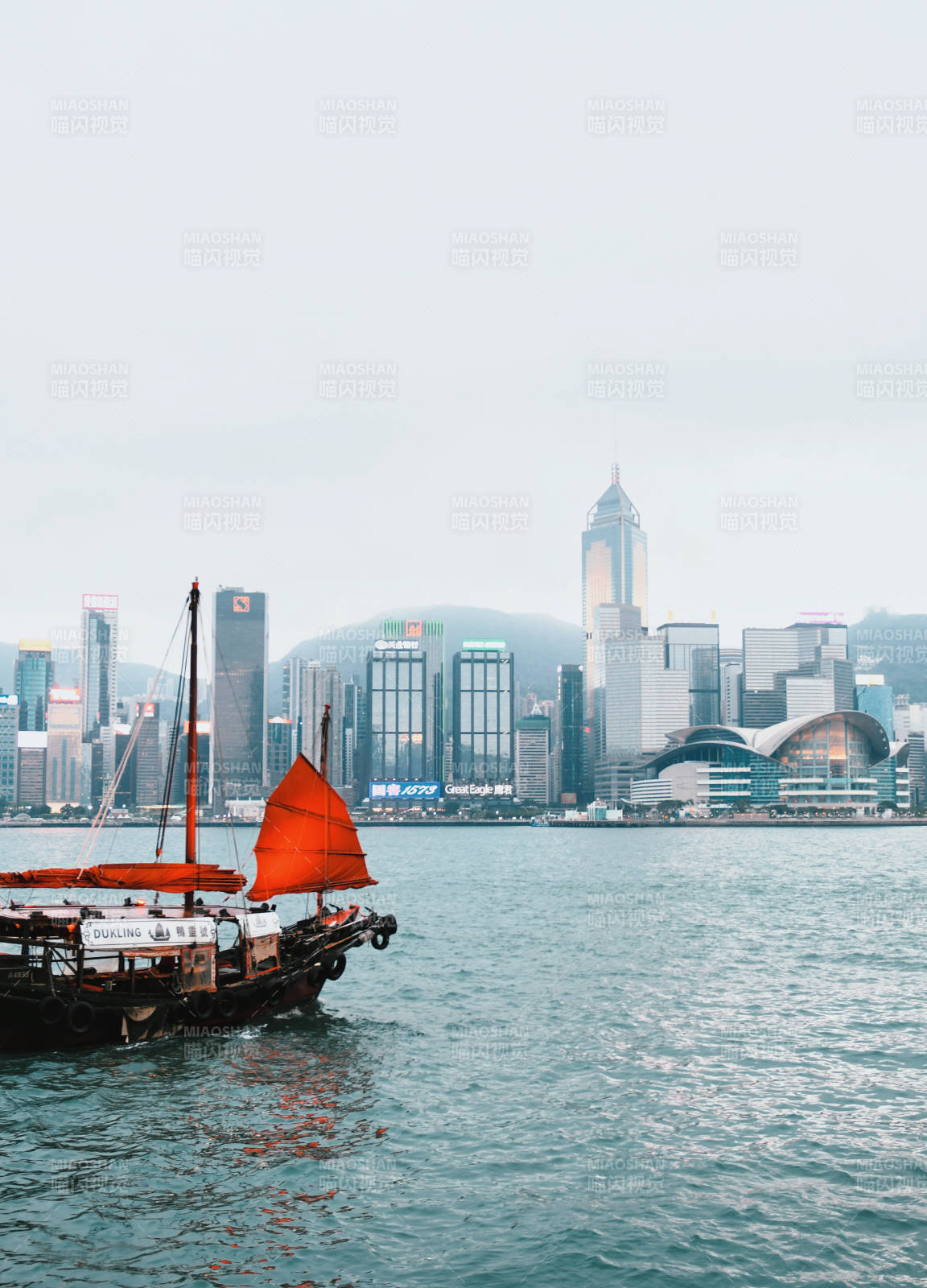 红帆古船映香港天际线图片