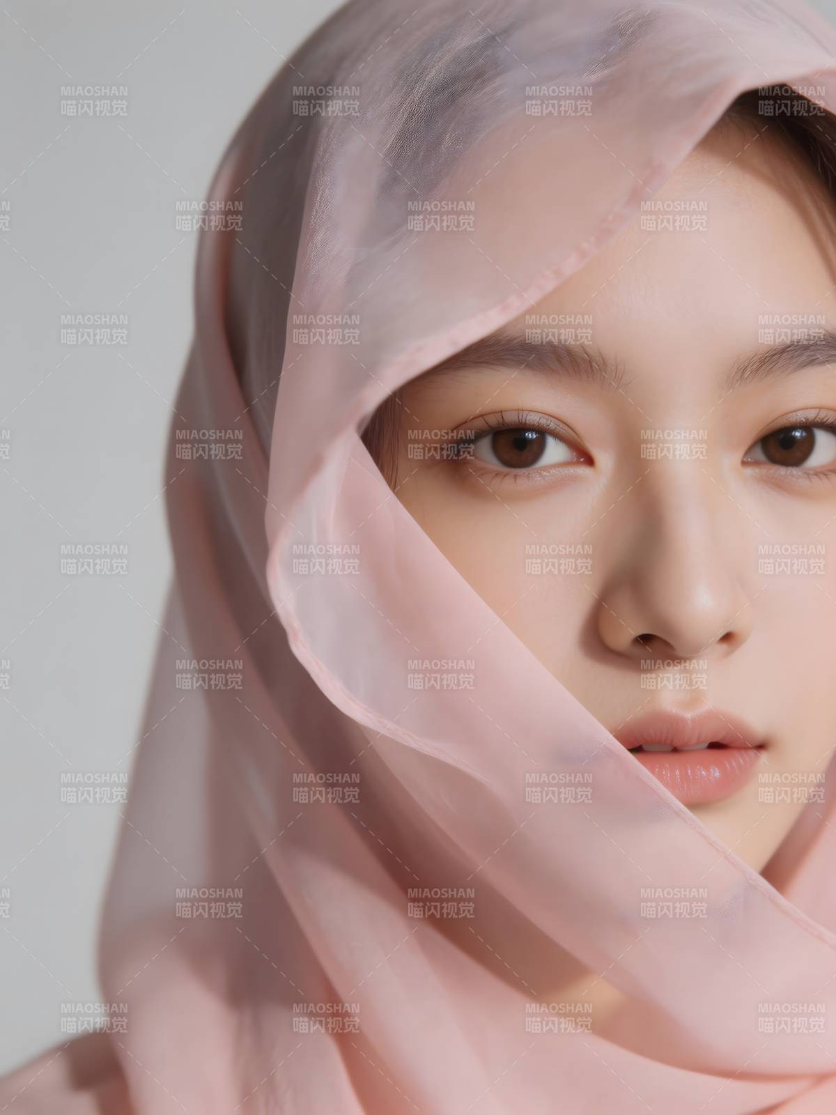 粉纱轻覆 眸光如水图片