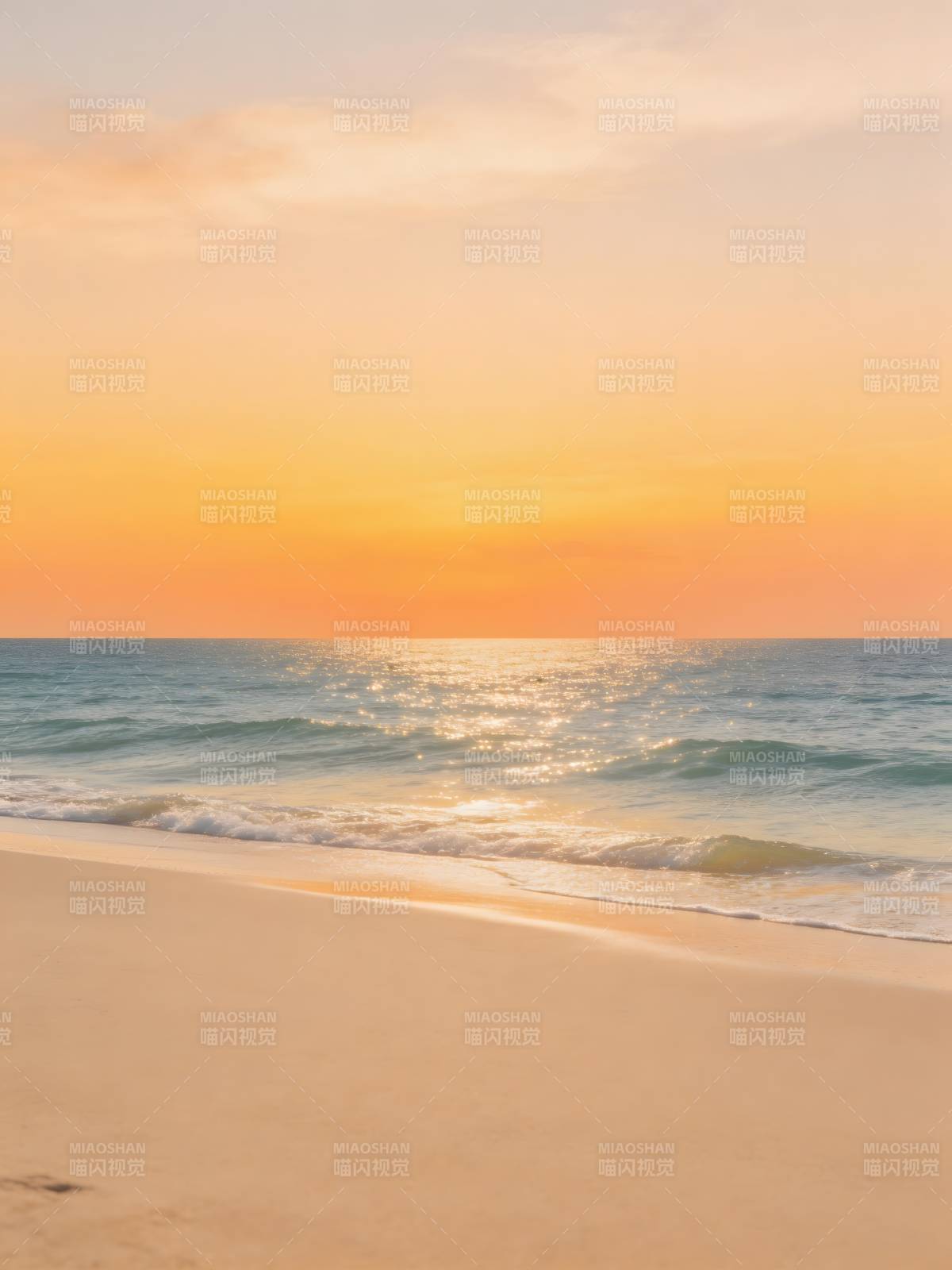 夕阳海滩 金辉映浪柔图片