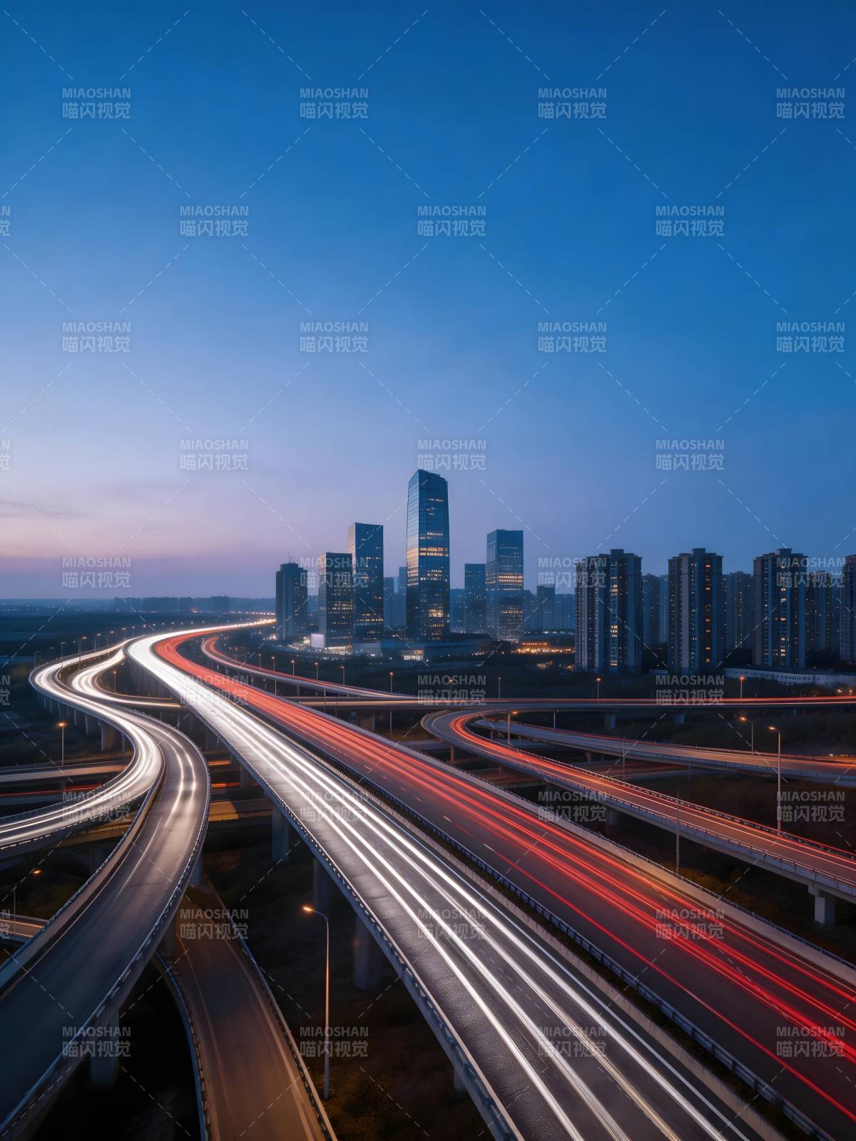 城市夜景 流光立交桥图片