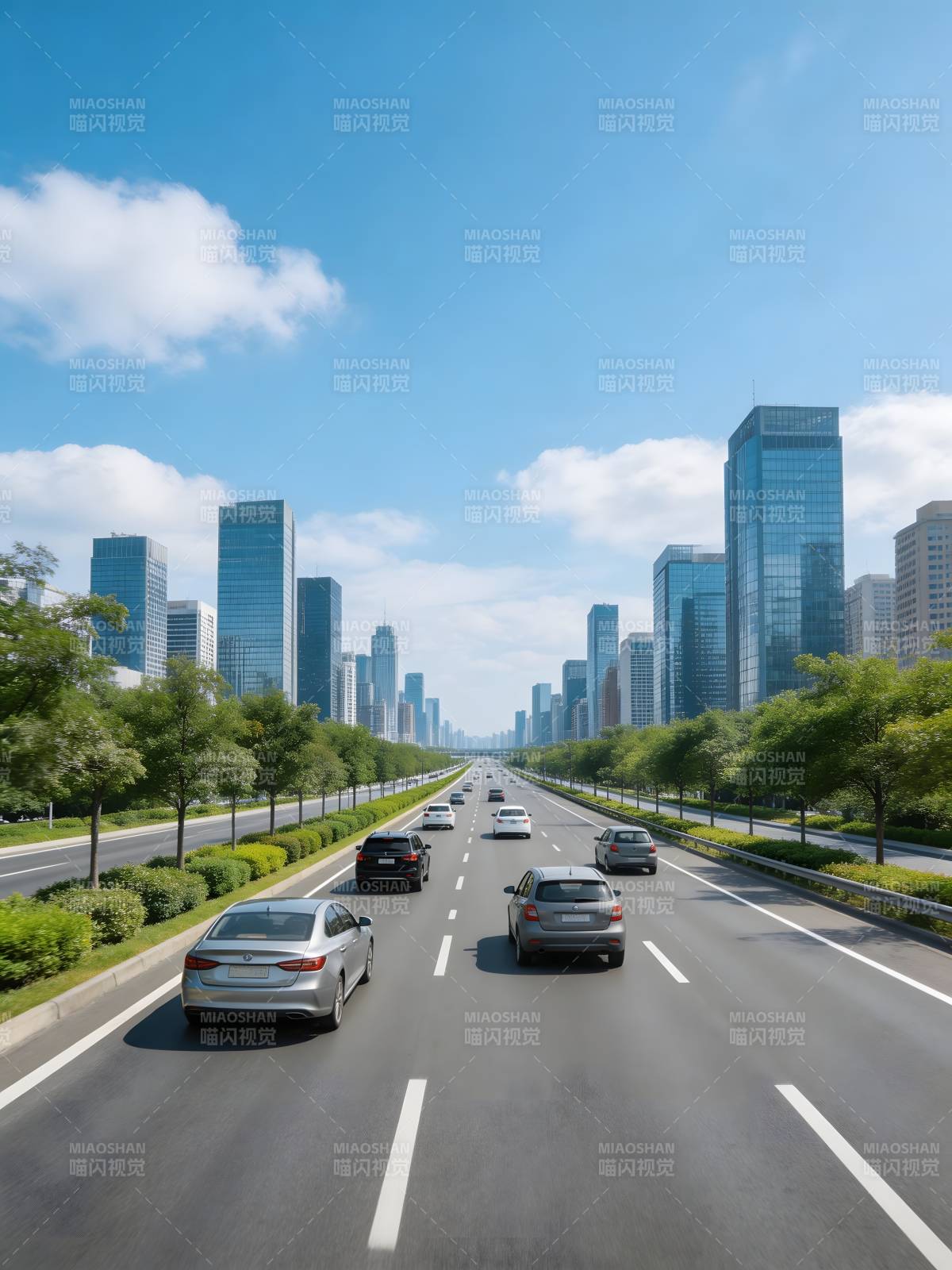 城市高速路 车流穿高楼图片
