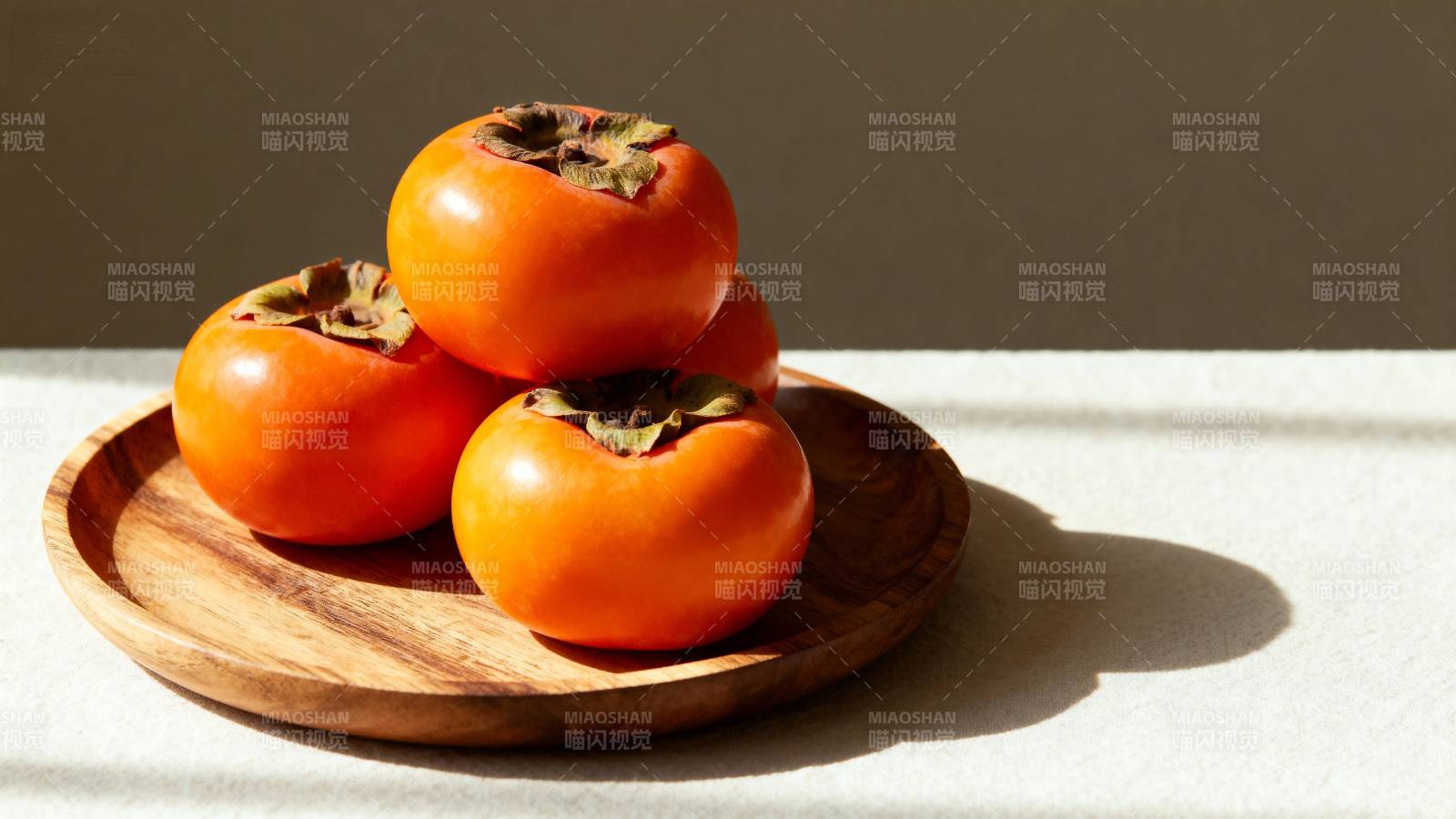 柿柿如意 秋日暖阳伴果香图片