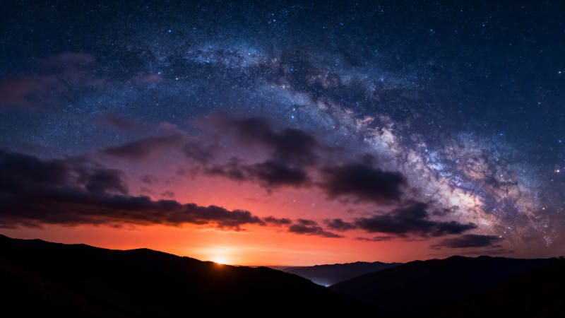 星河璀璨 山峦剪影夜未央图片