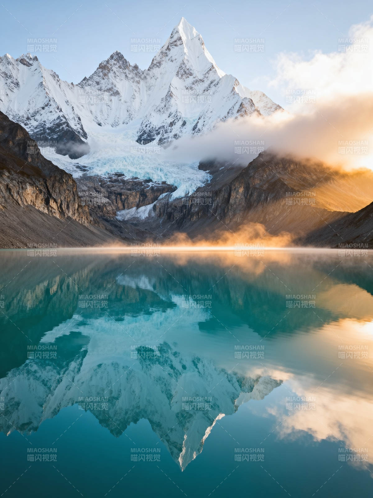 雪山倒影湖光美图片