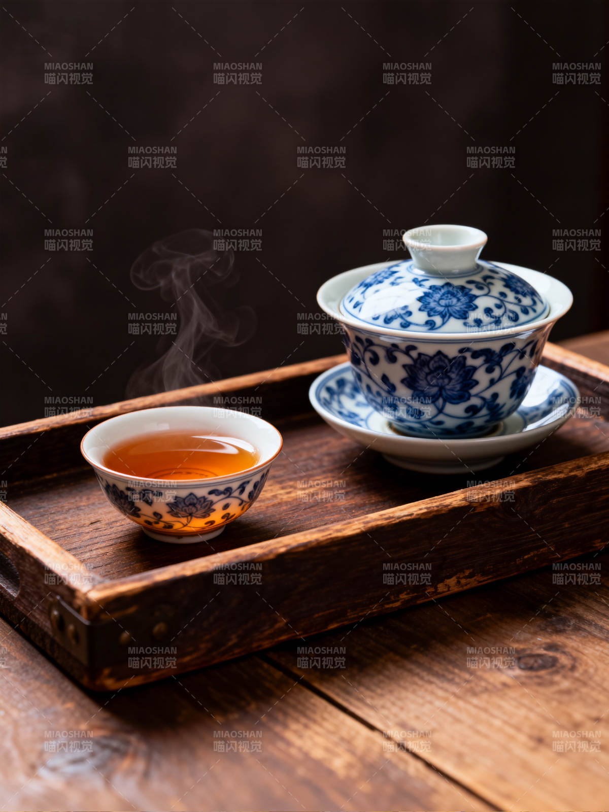 青花瓷茶 氤氲生香图片