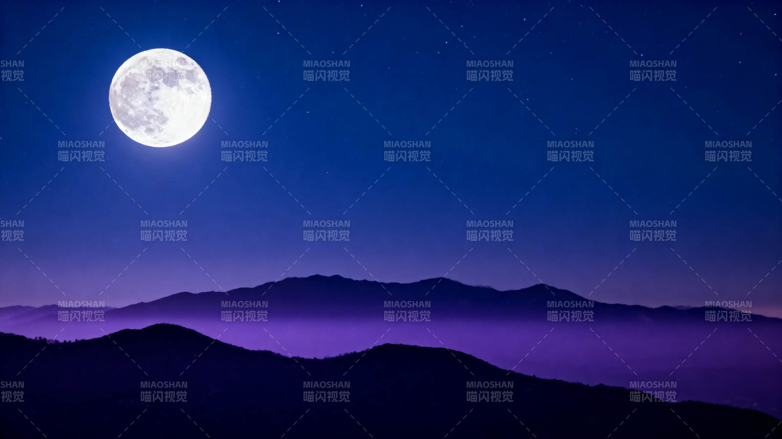 月照紫山夜静谧图片