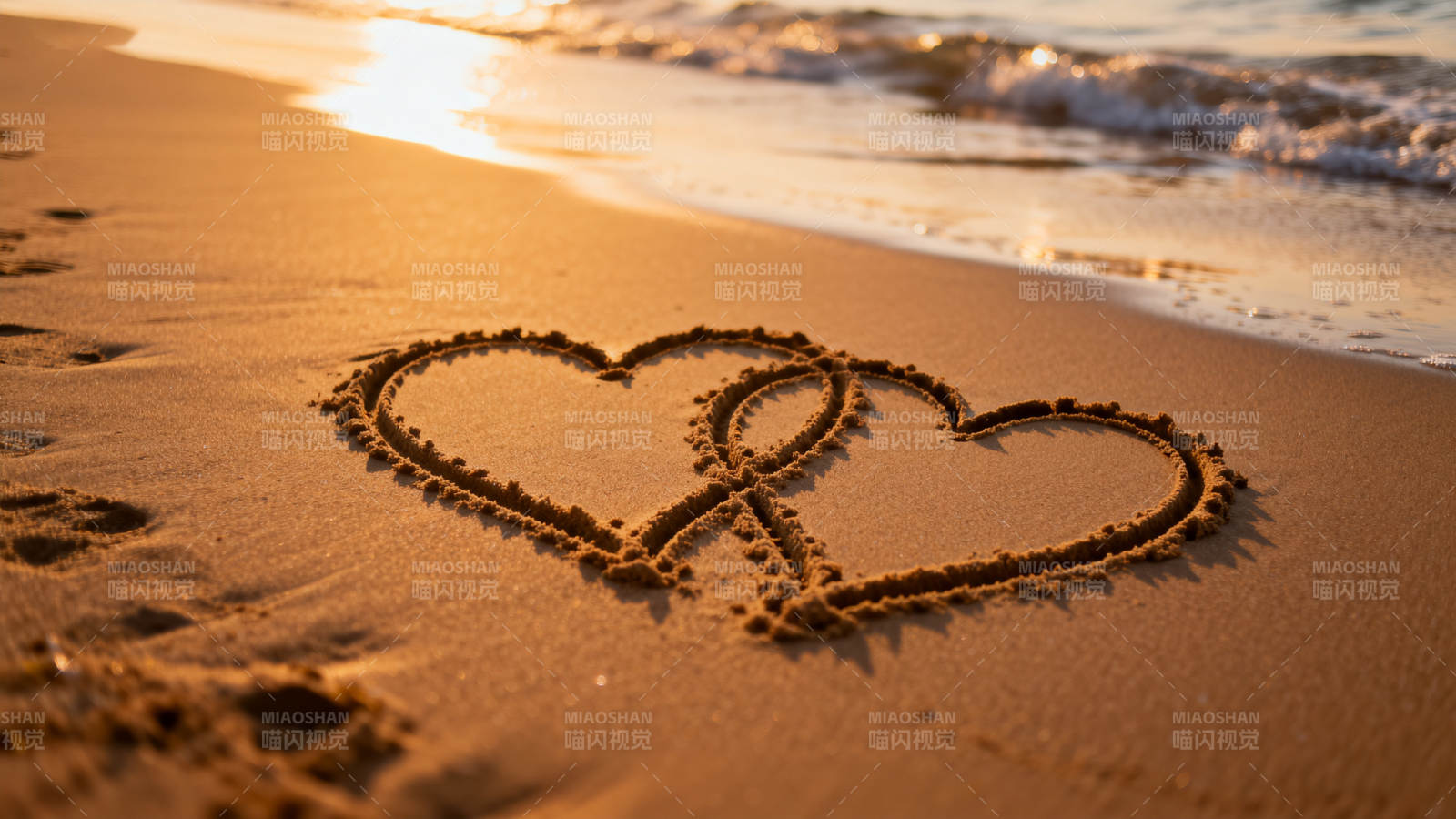 沙滩双心 夕阳浪漫图片