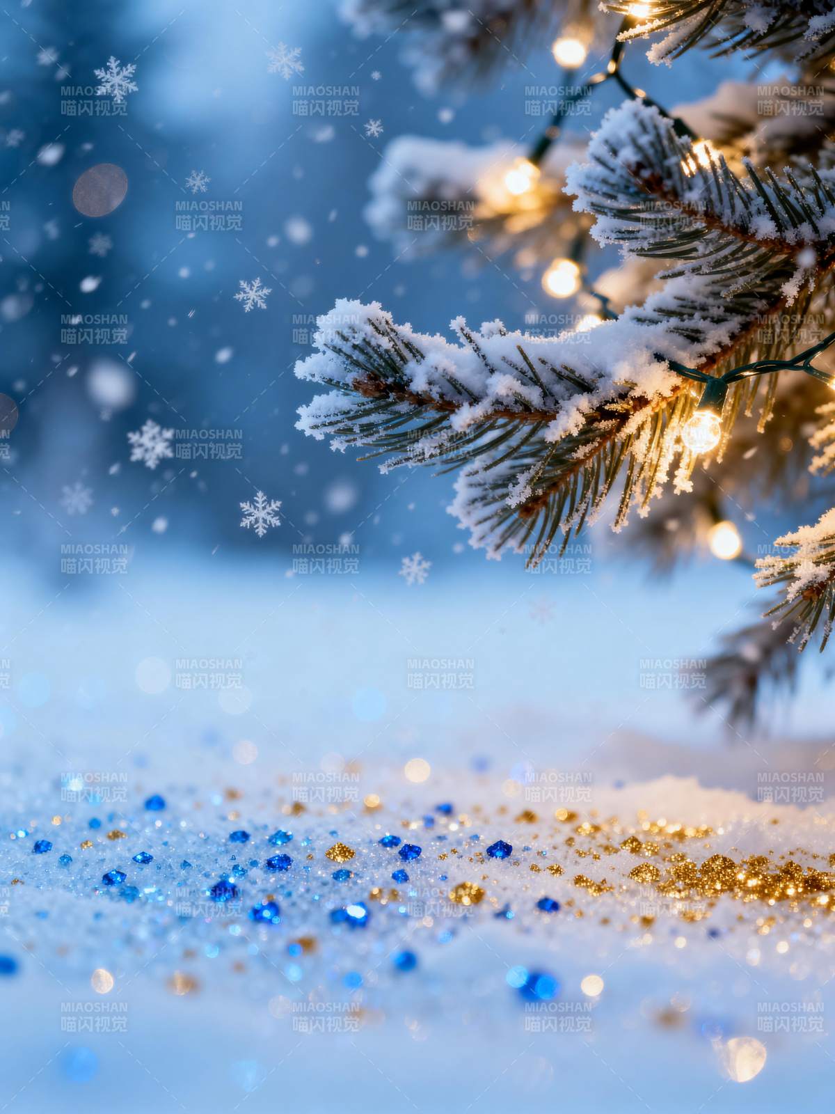 雪夜松枝缀灯  glitter 满地图片