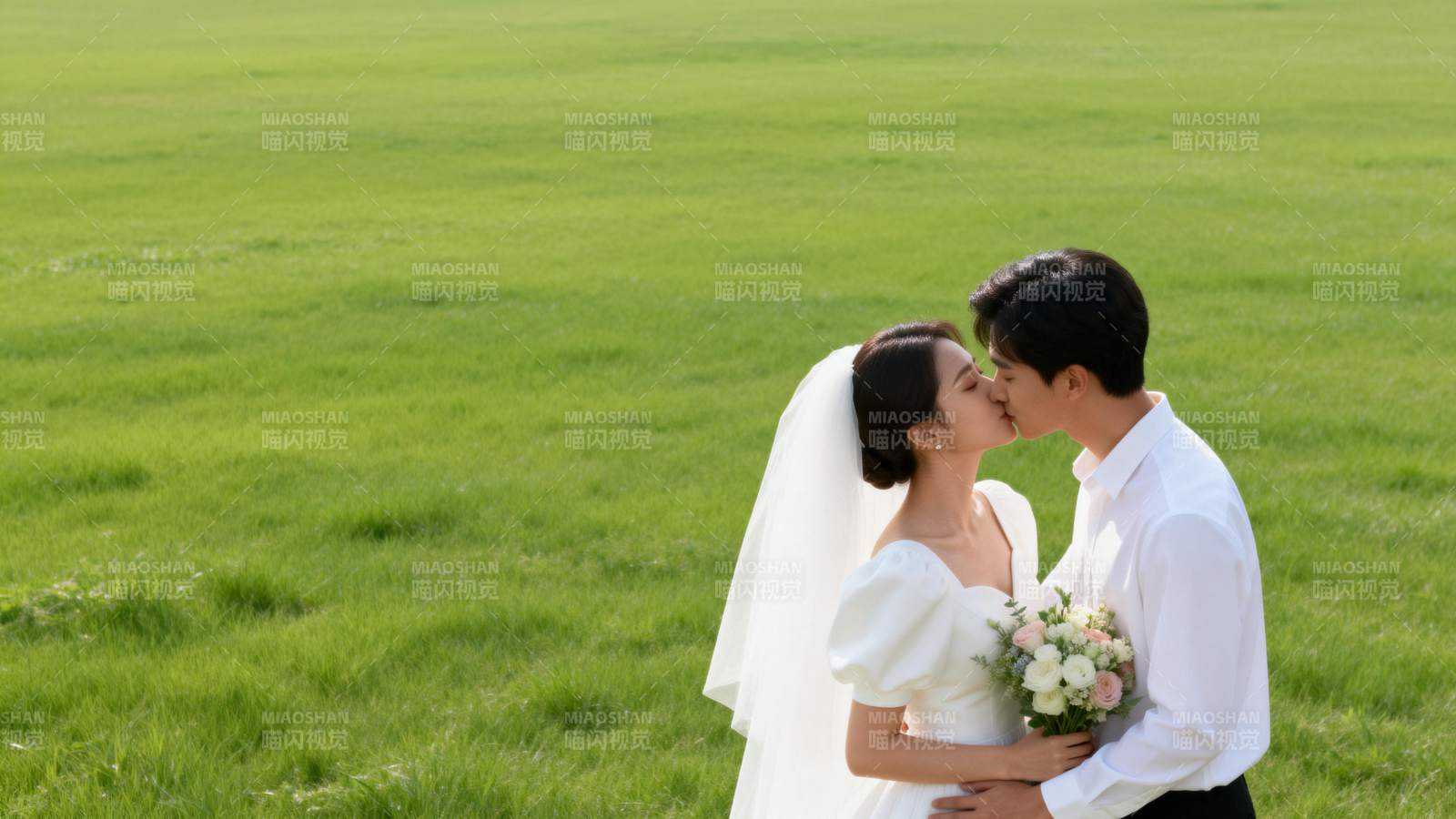 绿野吻情 新婚浪漫瞬间图片