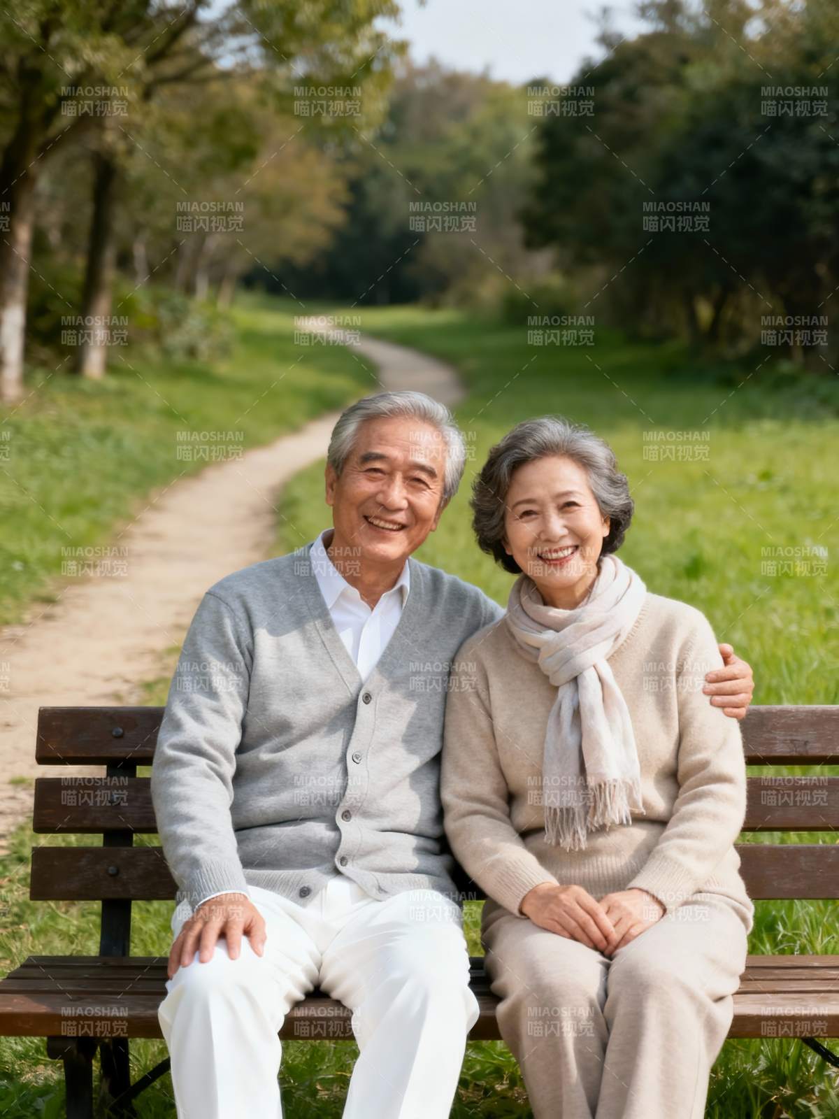 公园长椅上的幸福晚年图片