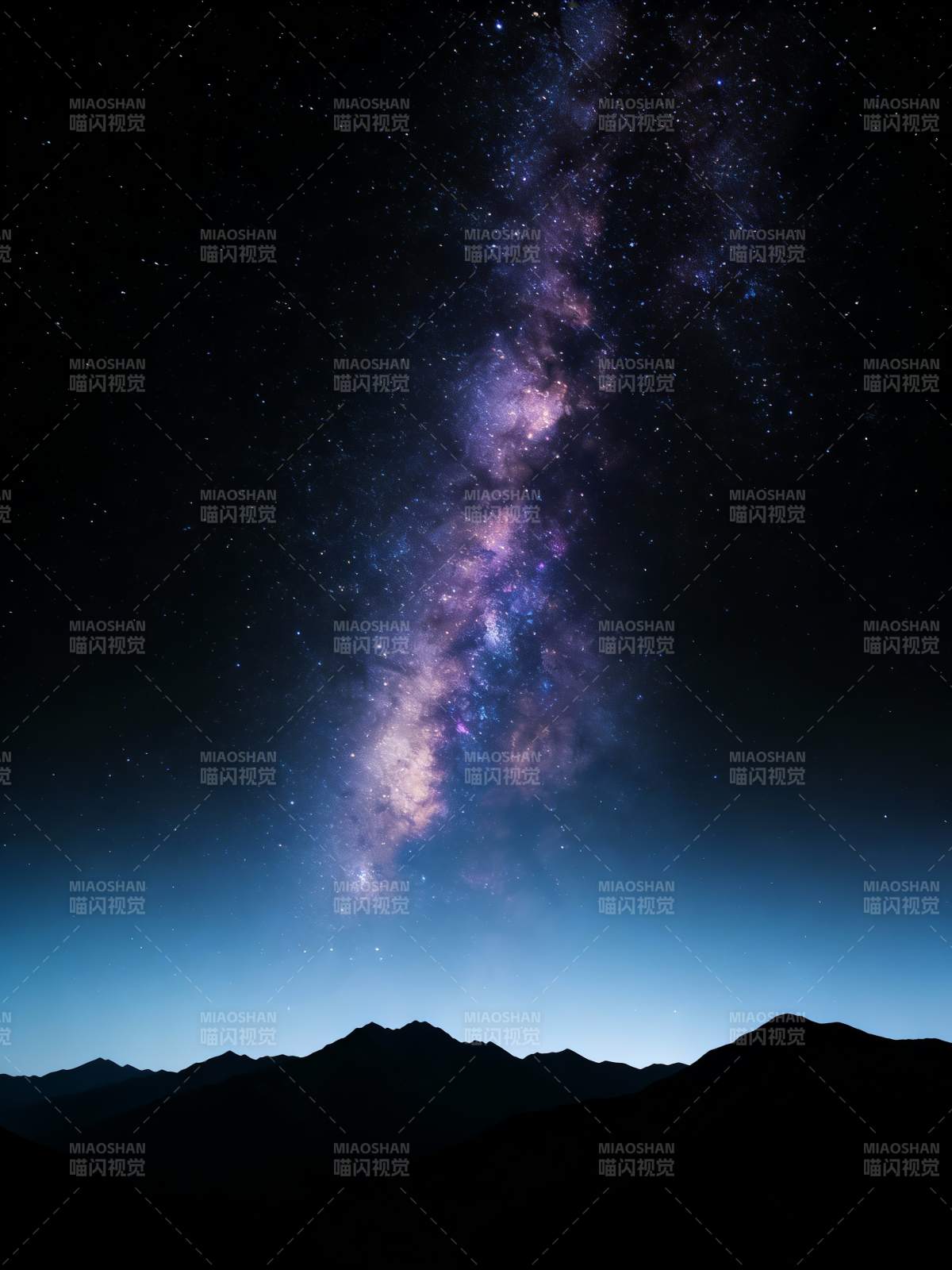 银河垂落山巅夜图片
