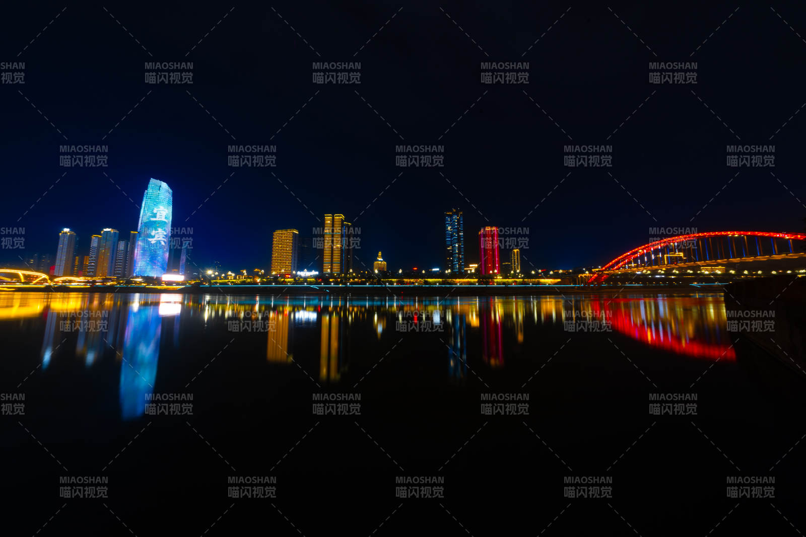 夜城灯火映河桥图片