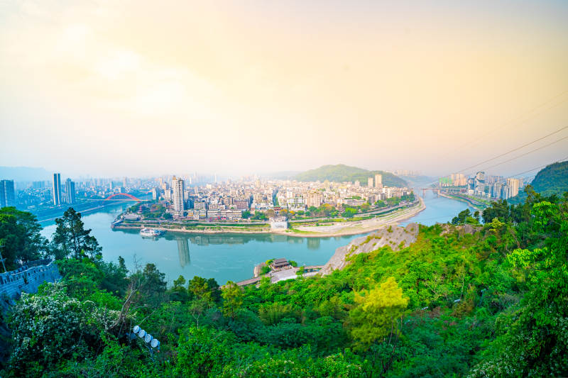 江湾城市风光 绿意盎然图片