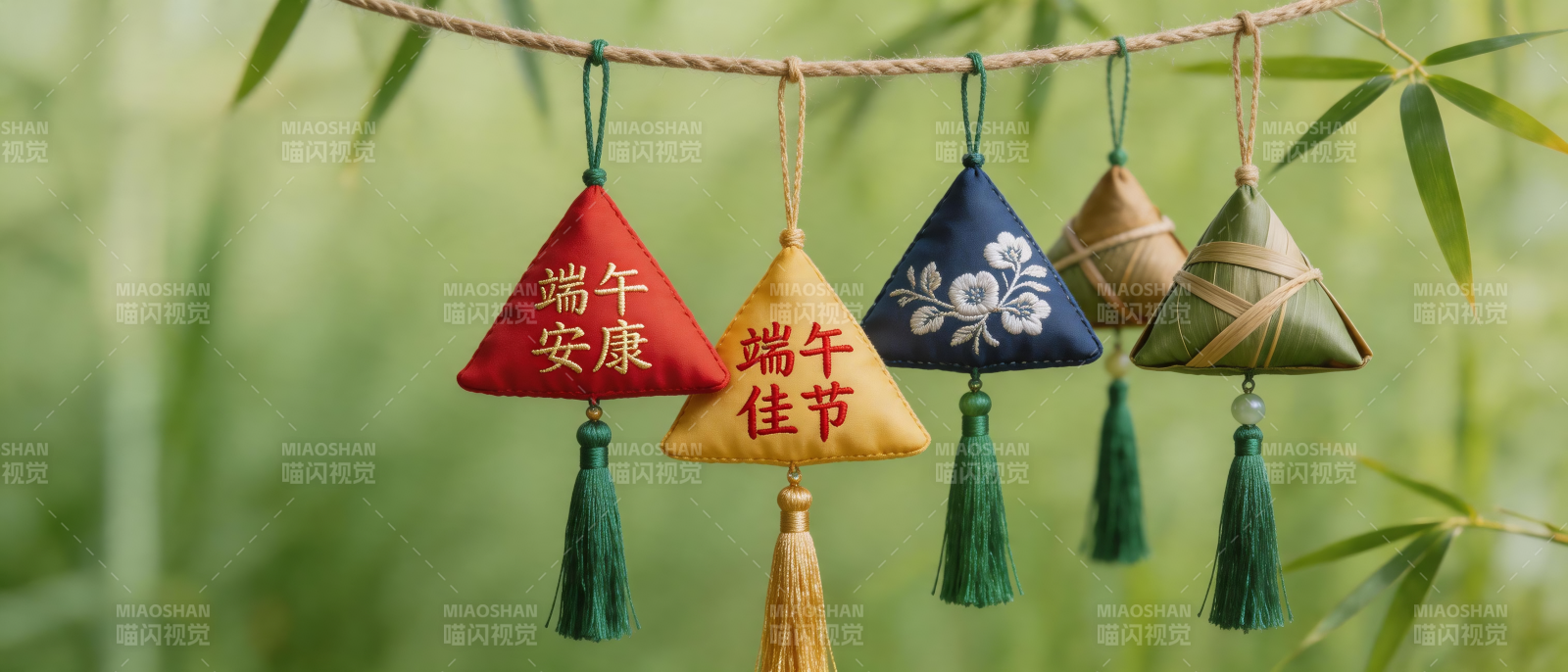 端午香囊挂竹间 祈福安康迎佳节图片