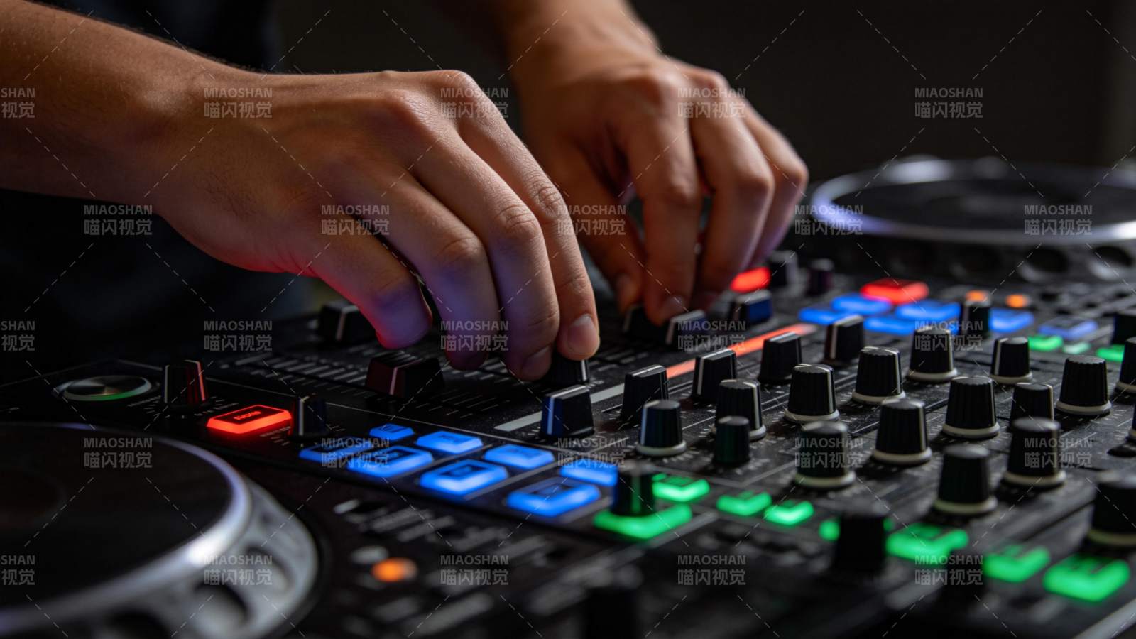 DJ打碟 指尖律动夜未央图片