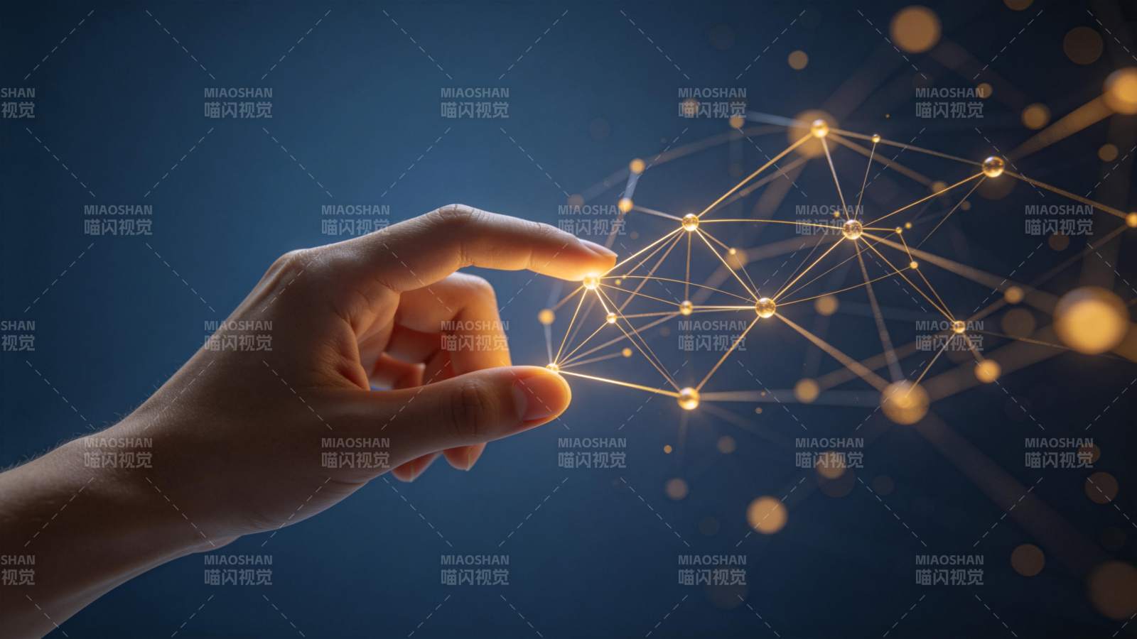 手指触碰发光网络节点象征连接与科技图片