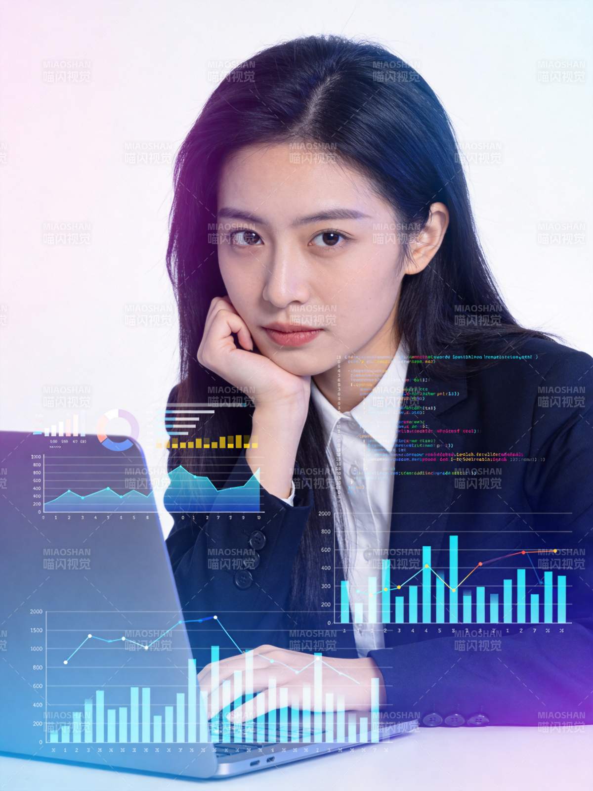 数据分析师专注工作瞬间图片