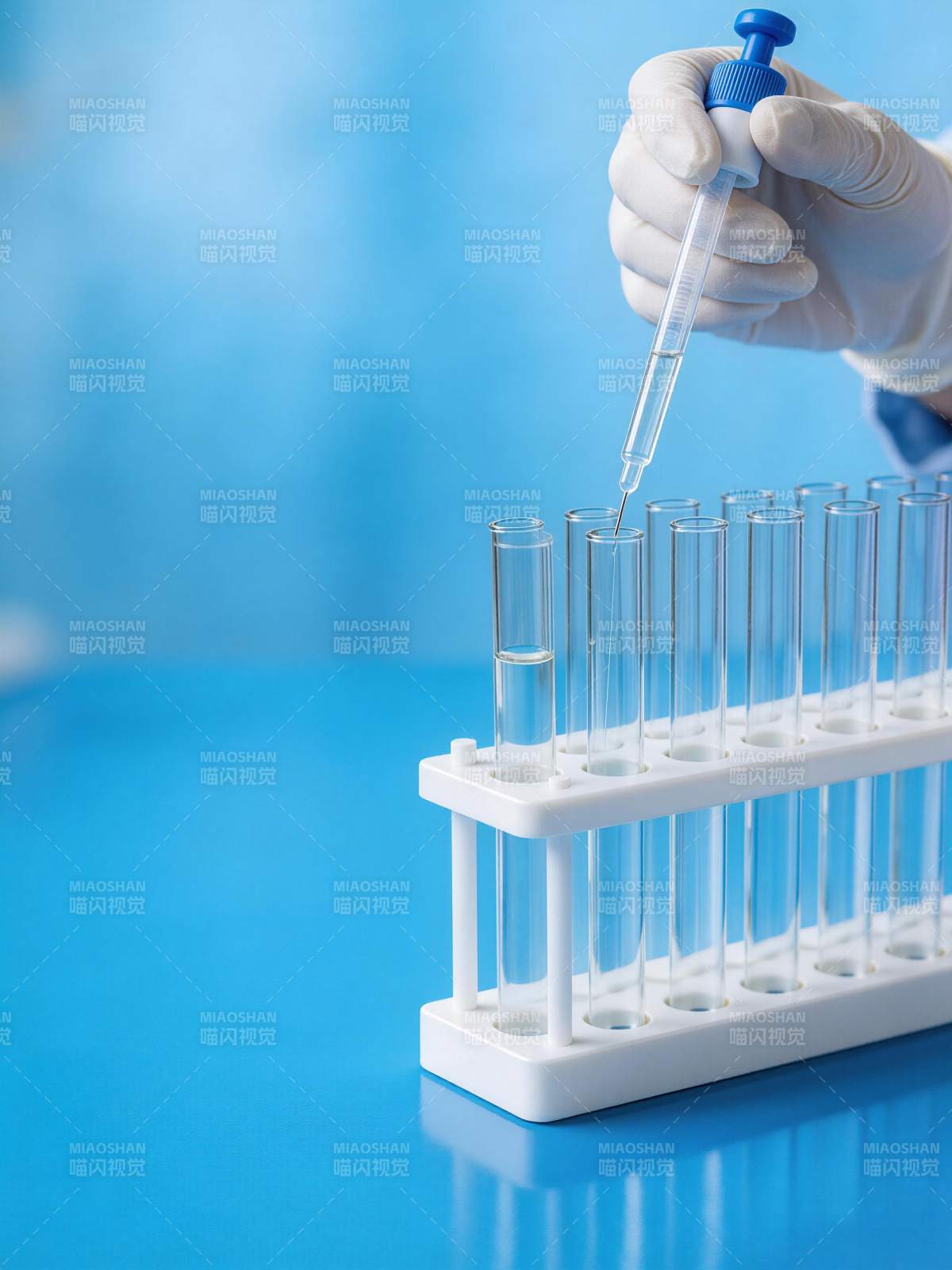 滴管移液入试管实验图片