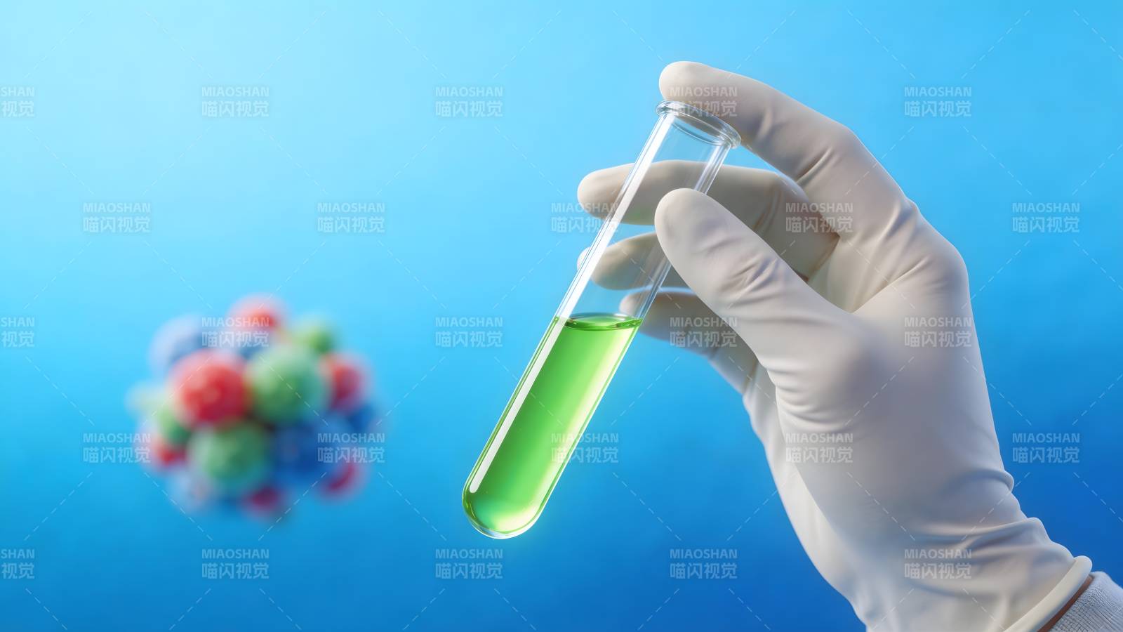 试管中的绿色液体与病毒模型图片