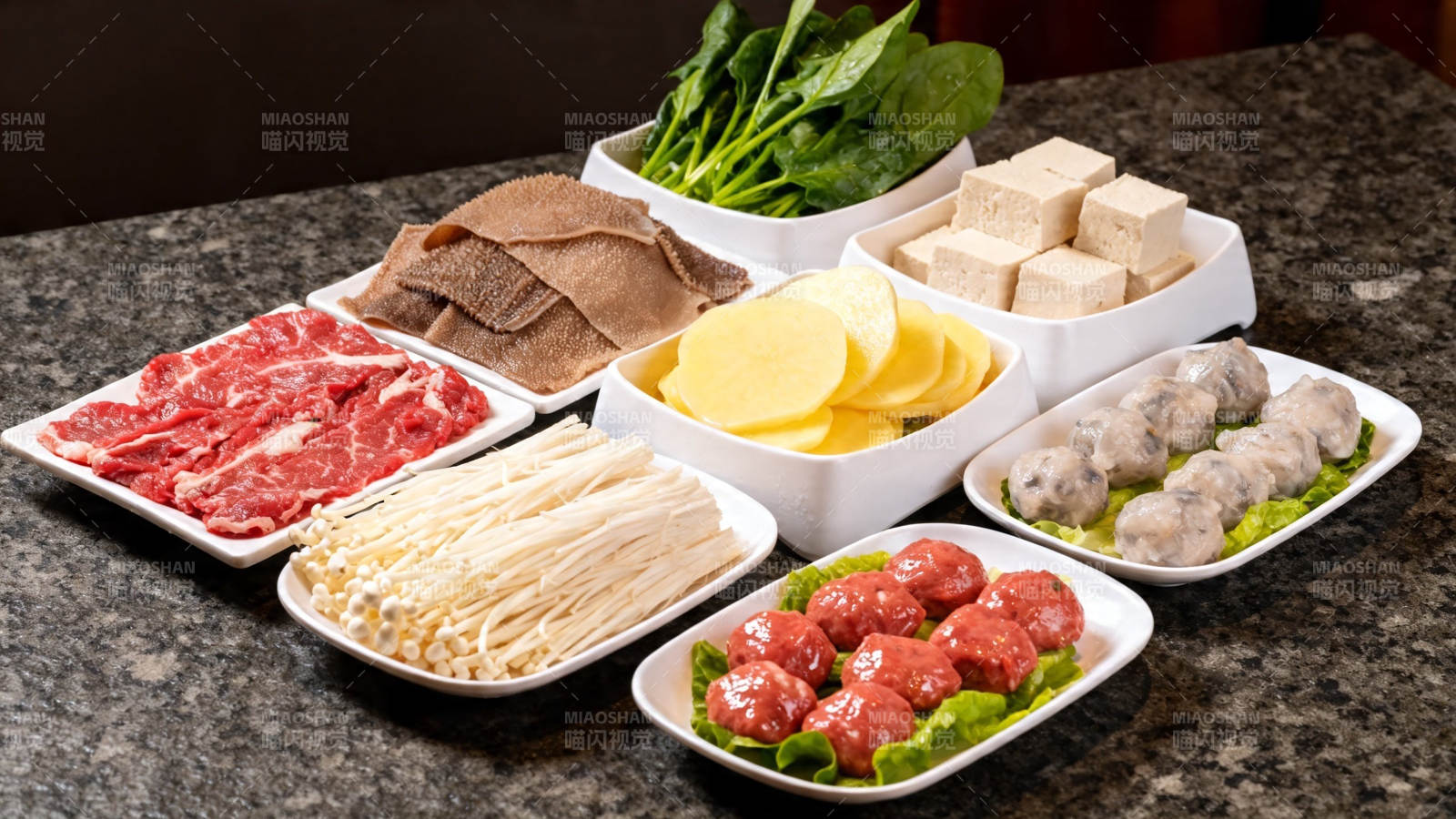 火锅食材拼盘 丰富多样图片