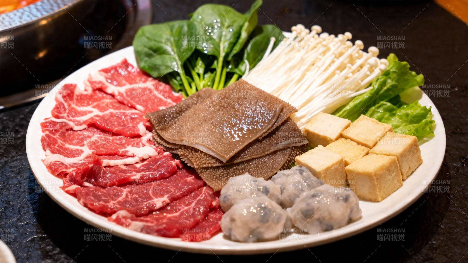 火锅食材拼盘 丰富多样图片