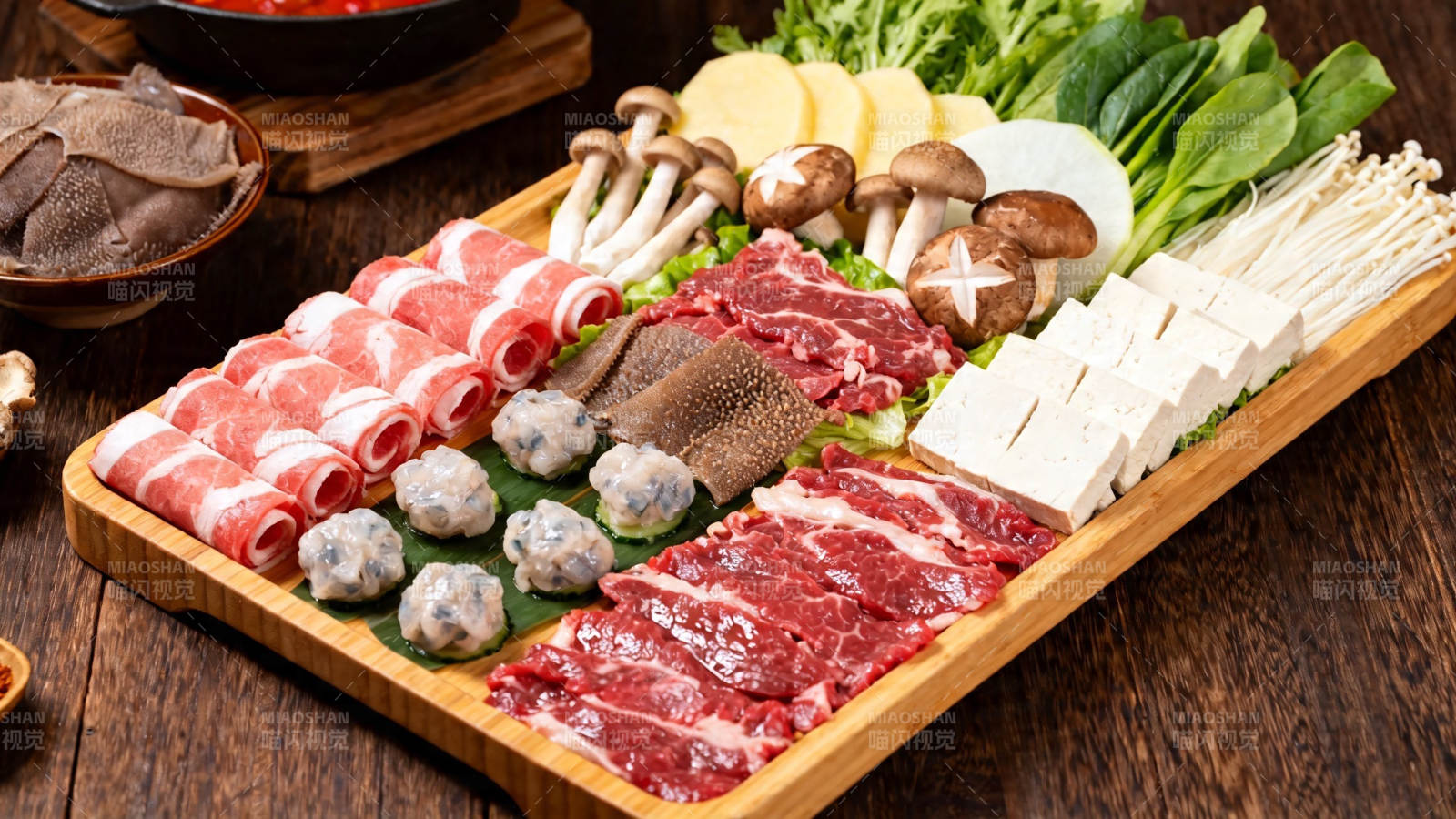 火锅食材拼盘盛宴图片