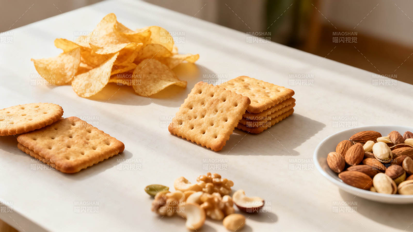 零食拼盘 薯片饼干坚果图片